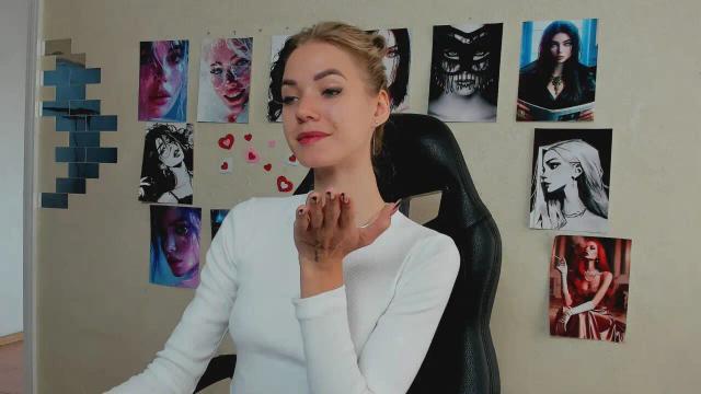 Image 7 of Alyonaqueenn Stream on Streamate on 27 days ago