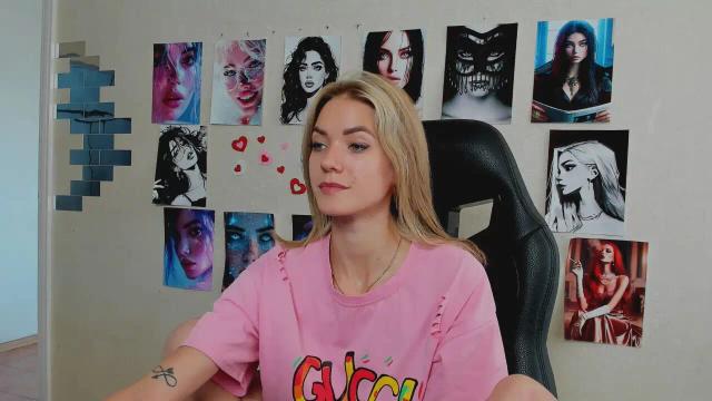 Thumbnail 3, Alyonaqueenn's Stream at Streamate, 25 days ago