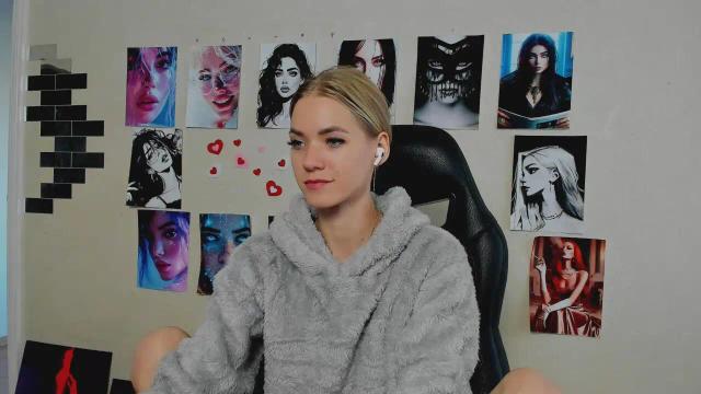 Thumbnail 1, Alyonaqueenn's Stream at Streamate, 16 days ago