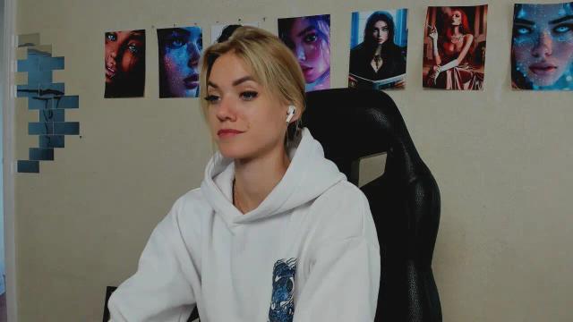 Thumbnail 2, Alyonaqueenn's Stream at Streamate, 15 days ago