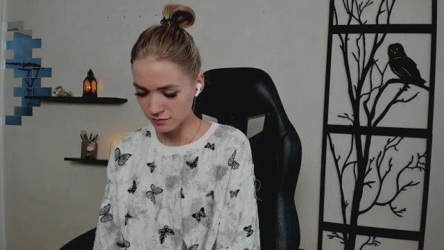 Thumbnail 3, Alyonaqueenn's Stream at Streamate, 14 days ago