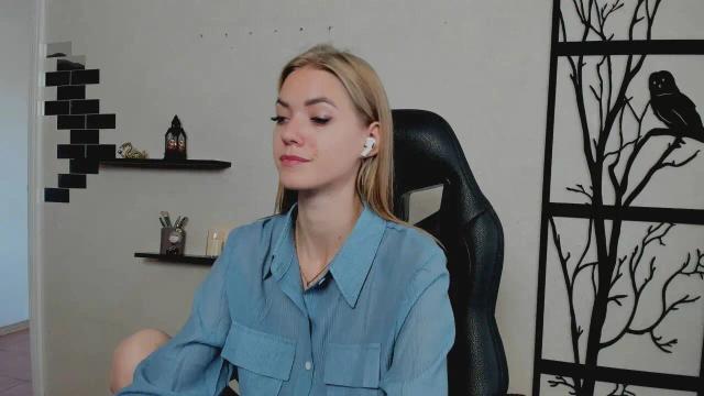 Thumbnail 3, Alyonaqueenn's Stream at Streamate, 13 days ago