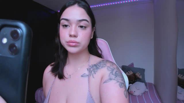 Image 3 of Amber_Duran Stream on Streamate on 1 month ago