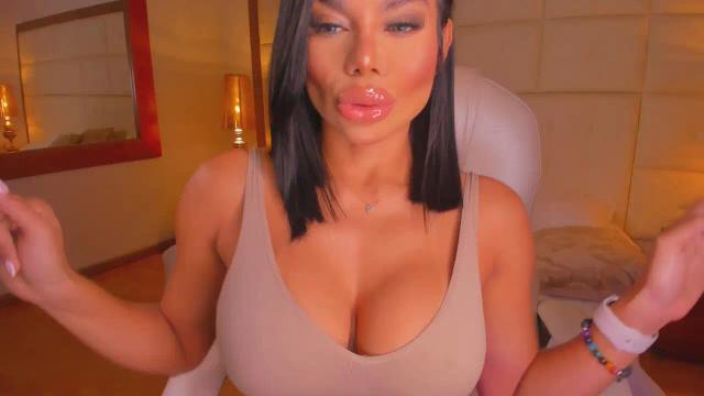 Image 11 of Amy_Lewiss Stream on Streamate on 19 days ago