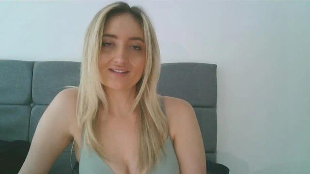 Image 3 of BlondieTeenAmber Stream on Streamate on 1 month ago