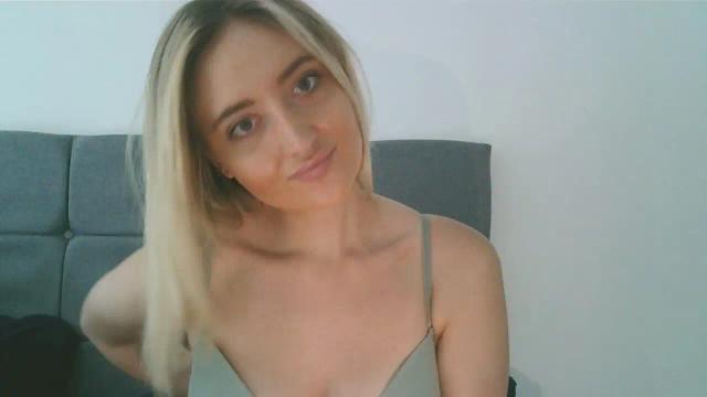 Image 5 of BlondieTeenAmber Stream on Streamate on 1 month ago