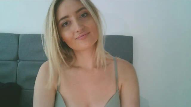 Image 7 of BlondieTeenAmber Stream on Streamate on 1 month ago