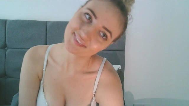 Image 3 of BlondieTeenAmber Stream on Streamate on 1 month ago