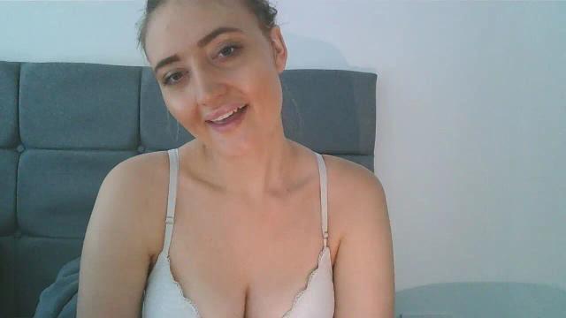 Image 4 of BlondieTeenAmber Stream on Streamate on 1 month ago