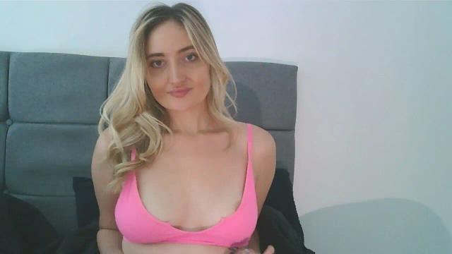 Image 3 of BlondieTeenAmber Stream on Streamate on 1 month ago