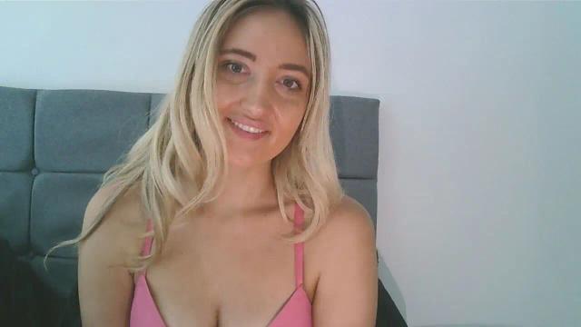 Image 5 of BlondieTeenAmber Stream on Streamate on 1 month ago