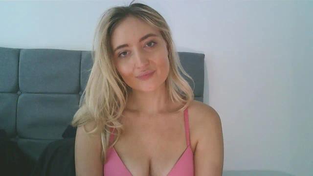 Image 6 of BlondieTeenAmber Stream on Streamate on 1 month ago