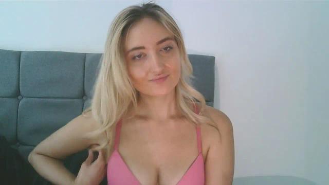 Image 7 of BlondieTeenAmber Stream on Streamate on 1 month ago