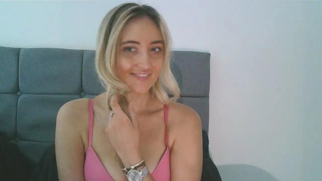 Image 9 of BlondieTeenAmber Stream on Streamate on 1 month ago