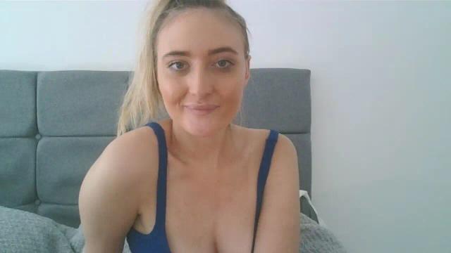 Image 5 of BlondieTeenAmber Stream on Streamate on 1 month ago