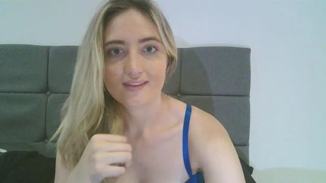 Image 10 of BlondieTeenAmber Stream on Streamate on 1 month ago