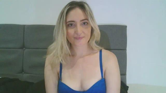 Image 12 of BlondieTeenAmber Stream on Streamate on 1 month ago