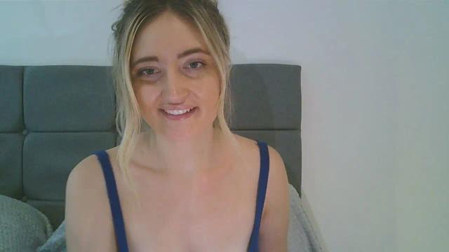 Image 10 of BlondieTeenAmber Stream on Streamate on 25 days ago