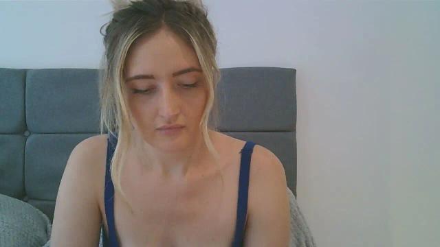 Image 5 of BlondieTeenAmber Stream on Streamate on 25 days ago