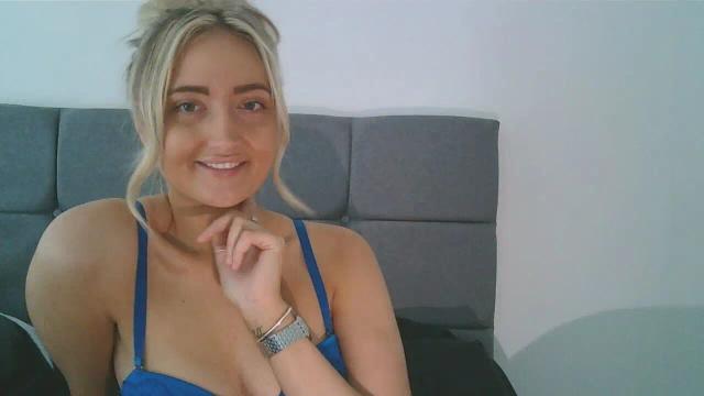 Image 2 of BlondieTeenAmber Stream on Streamate on 18 days ago