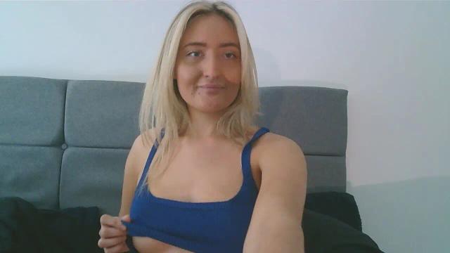 Image 12 of BlondieTeenAmber Stream on Streamate on 7 days ago