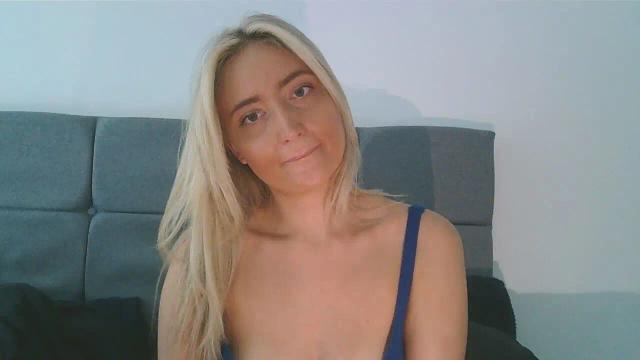 Image 8 of BlondieTeenAmber Stream on Streamate on 7 days ago