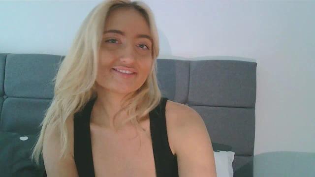 Image 10 of BlondieTeenAmber Stream on Streamate on 4 days ago