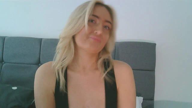 Image 4 of BlondieTeenAmber Stream on Streamate on 4 days ago