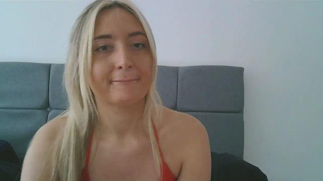 Image 10 of BlondieTeenAmber Stream on Streamate on 3 days ago