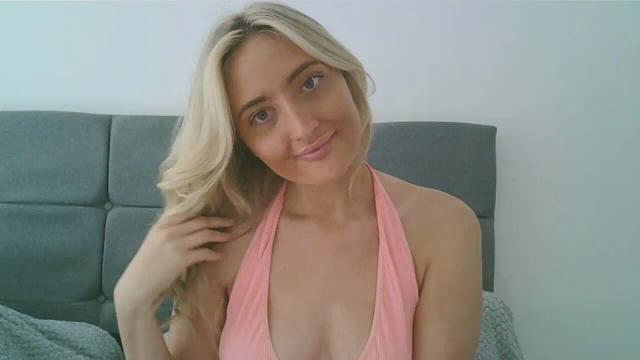 Image 12 of BlondieTeenAmber Stream on Streamate on 1 day ago