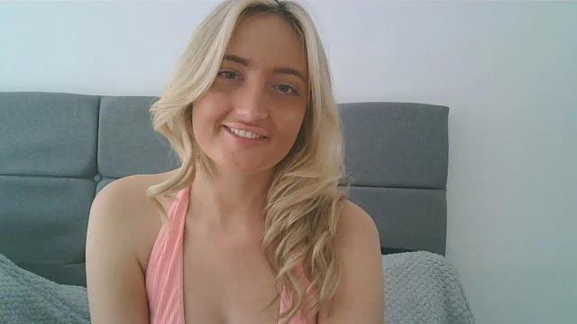 Image 5 of BlondieTeenAmber Stream on Streamate on 1 day ago