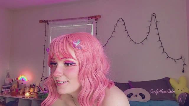 Image 12 of CurlyManeChloe Stream on Streamate on 2 months ago