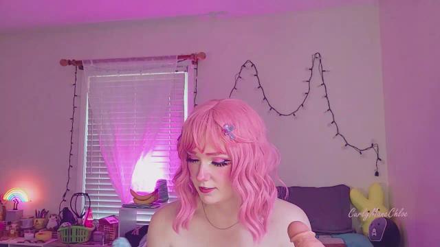 Image 5 of CurlyManeChloe Stream on Streamate on 2 months ago