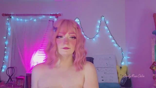 Image 1 of CurlyManeChloe Stream on Streamate on 17 days ago