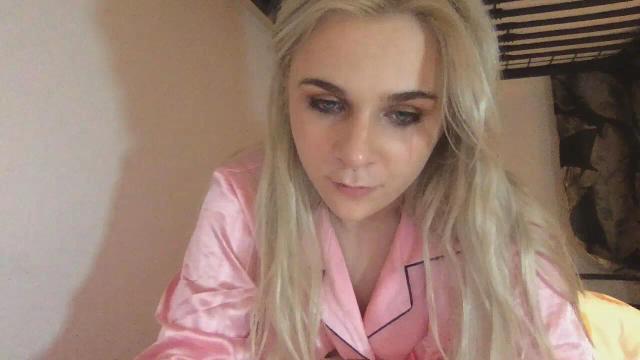 Image 11 of EllieShou Stream on Streamate on 10 months ago