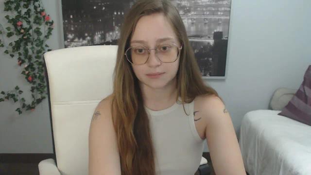 Image 12 of EmilyWebb Stream on Streamate on 27 days ago