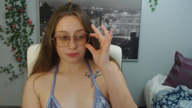 Image 9 of EmilyWebb Stream on Streamate on 25 days ago