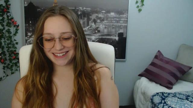 Image 4 of EmilyWebb Stream on Streamate on 22 days ago