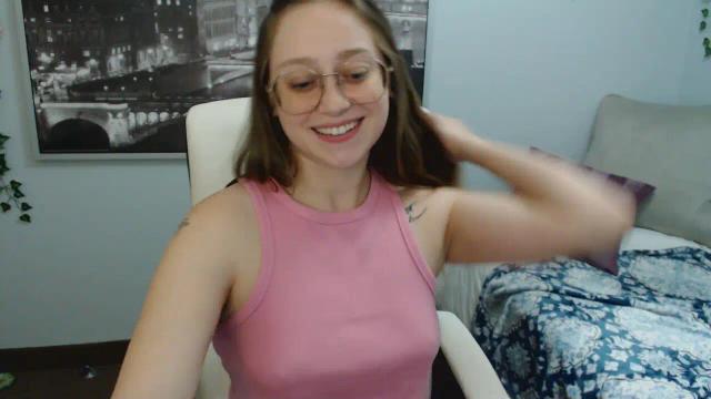 Image 5 of EmilyWebb Stream on Streamate on 19 days ago