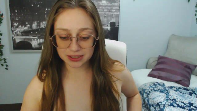 Image 4 of EmilyWebb Stream on Streamate on 11 days ago