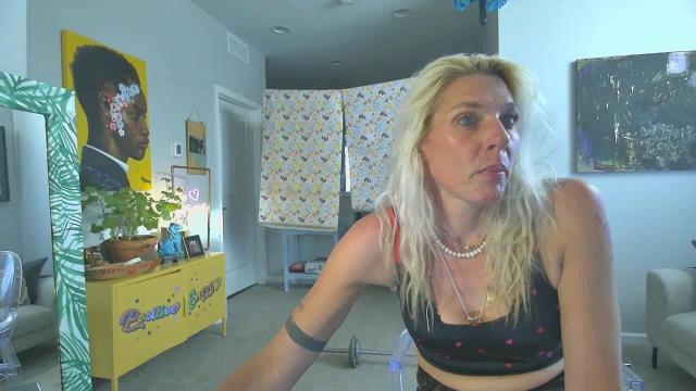 Image 11 of GlamazonXXX Stream on Streamate on 11 days ago