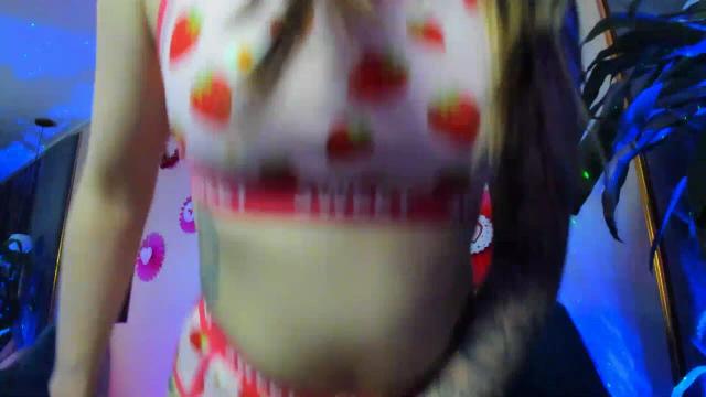 Image 3 of HannahMolly Stream on Streamate on 7 months ago