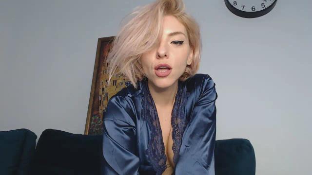 Image 2 of JEANYINNE Stream on Streamate on 10 months ago