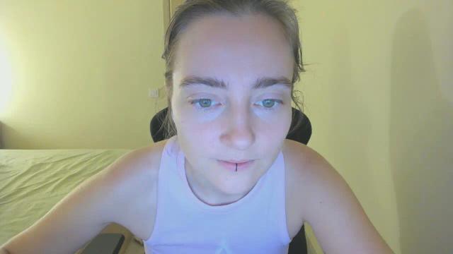 Image 2 of LilSasha Stream on Streamate on 1 month ago