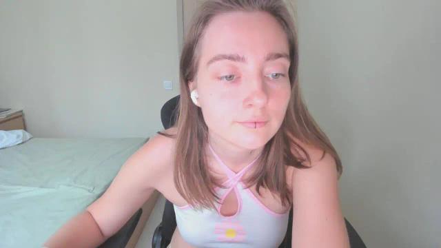 Image 2 of LilSasha Stream on Streamate on 1 month ago