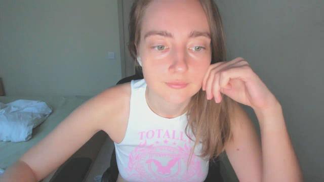 Image 8 of LilSasha Stream on Streamate on 24 days ago