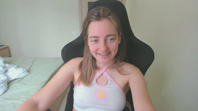 Image 12 of LilSasha Stream on Streamate on 17 days ago