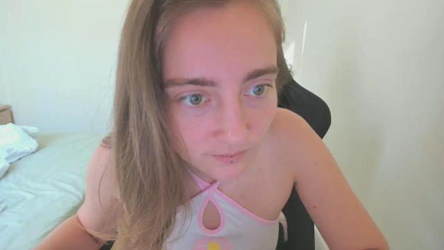 Image 2 of LilSasha Stream on Streamate on 13 days ago