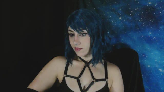 Image 12 of MissVikkiBlue Stream on Streamate on 25 days ago