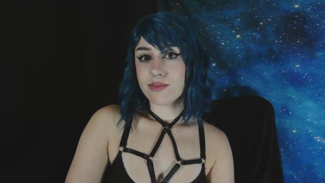 Image 3 of MissVikkiBlue Stream on Streamate on 25 days ago